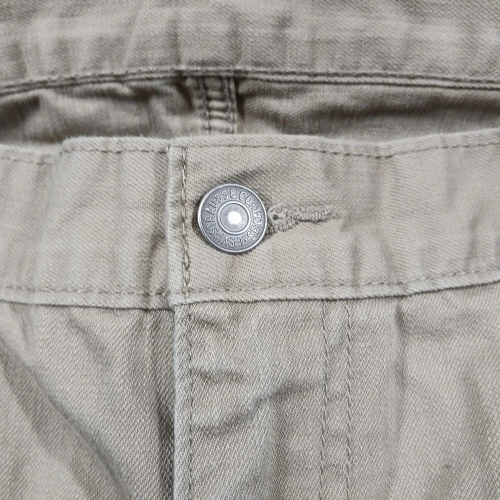 Levi's 559 Relaxed Straight Fit Khaki‎ Chino Pants Men's 42x32 Tan EUC